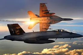 美军F-18舰载机强突防空导弹，也门丧失制空权：胡塞机库剧烈爆炸图片