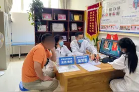 总是睡不醒，什么不做都感觉累？医生：这有可能是“甲减”在作祟图片