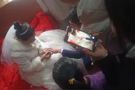内幕曝光！新婚夜洞房尴尬瞬间！夫妻上演了令人哭笑不得的大戏图片