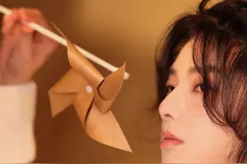 华晨宇获年度榜样歌手，网友辣评：十年长红流量浮标图片