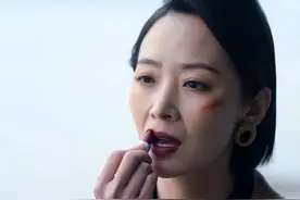 演员曲栅栅，嫁给落魄黄海波，任劳任怨养夫九年，如今苦尽甘来图片
