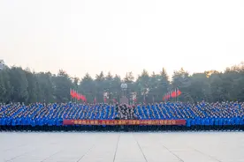 汨罗市第一中学高一学子赴韶山开展红色研学活动图片