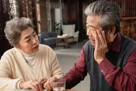 脑萎缩来临，有何预兆？提醒中老年人：有这3种症状，要当心了图片