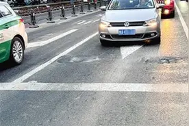 开车走到这俩地方，请减速图片