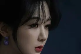 杨紫一袭红装端庄贵气 黑发红唇气场全开图片
