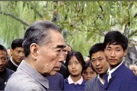 10张老照片回顾周总理的一生：这才是真正的“人如玉，世无双！”图片