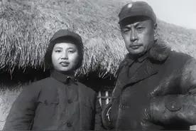 1938，15岁的少女张茜参加新四军，遇到了陈毅图片
