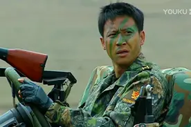 《士兵突击》高城拼命想要留下伍六一，为何却任由史今哭着退役？图片