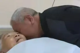 老两口凑7万送女留学，21年未见，临死才知女儿成为德国教授图片