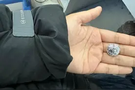 牛马累了会给自己买奶茶咖啡 | 冷段子2740图片
