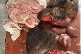 上当了，这种街边假猪肉可千万别买，不然家里的锅都得扔了图片