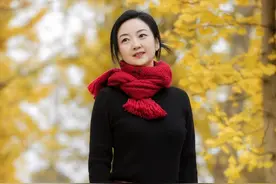 姐姐拍照，这些简洁利落的姿势，拍照落落大方很优雅图片