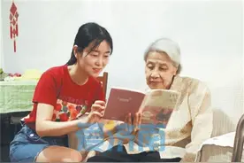 执着坚守写大爱！济南这位女民警17年如一日照顾患病奶奶图片