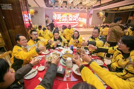 200名合肥骑手同吃年夜饭 美团启动春节骑手关怀系列活动图片