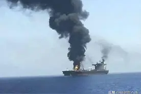 胡赛宣称将所有美英军舰纳入袭击范围，并打击一艘美国货船！图片
