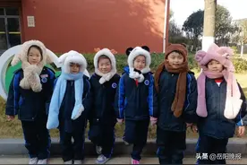 学生校服外穿“肿”成“小面包”？我市中小学校并未强制要求学生统一穿校服图片