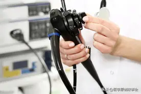 做肠镜时是选择无痛肠镜还是普通肠镜，听听消化科医生的建议！图片