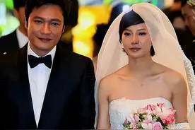 罗嘉良定居北京13年，大别墅中有3辆豪车，二婚生的女儿已10岁了图片