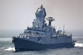 印度军舰红海耀武扬威，多次追踪中巴海军：一旦胡塞开打就是残骸图片