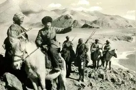 1950年，西北爆发大叛乱，以少胜多的伊吾铁血保卫战打响了！图片