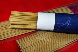 过年敬祖拜神烧什么香，您选对了吗图片