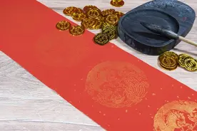 为何春联还有白色、绿色的？家有丧事，真的三年不能贴春联？图片
