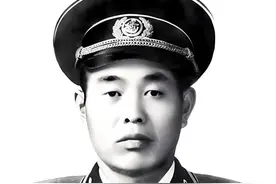 海军福建基地原司令员——康烈功图片