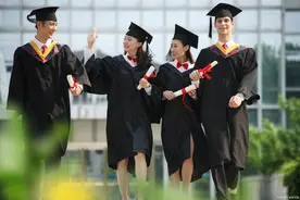 读博到底有多苦？这篇文章讲透了图片