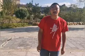 鬼步舞中《太空步》原来是这样跳的，小伙慢动作练习，一看就会。视频封面