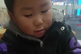 老婆给生了一个傻儿子，该怎么教呢！视频封面