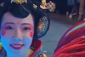 大唐不夜城不倒翁表演者：冯佳晨精彩合集，太好看了视频封面