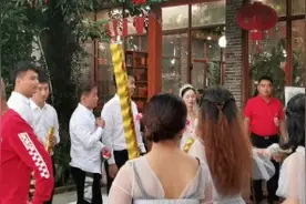近10年不见的同学结婚，恭喜两位郎才女貌的新人