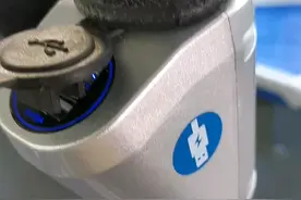 坐公交🚌也能充电哦