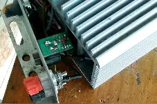 DIY车载功放12v400w推12寸惠威低音结实杠杠的只是手机录音不行