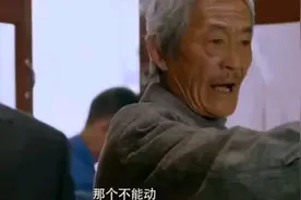 生活总是那么坎坷，但也要坚持自己的底线，送给所有年轻人～共勉视频封面