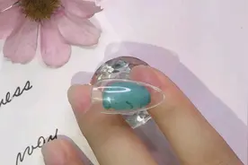 2019最流行款式美甲双色猫眼美甲款式操作作品分享。视频封面
