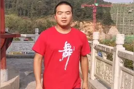 鬼步舞看着很轻松，但怎么也学不会，大哥一招教会你奔跑。视频封面