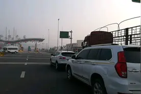 都是大雾惹的祸，G93成渝环线高速关闭视频封面