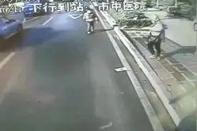 菏泽一公交车刚到站牌，马庆生师傅突然冲下车……图片