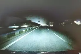 司机：连续变道出事故   交警：负全责还要罚款图片