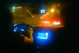 台湾小伙在大陆看我和我的祖国，泪流满面的看完，眼睛哭肿了.mp4视频封面