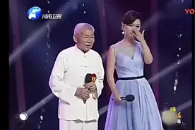 梨园春 77岁曲跃星一登台, 台上台下哭成一片, 庞晓戈哭成泪人-视频封面