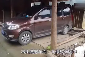 高手在民间那！农村小伙自制车库，这构造经济实用！视频封面