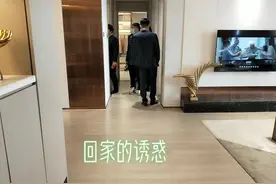 #幸福里性价比好房推荐 保利大都汇热卖中，118平米，三室两厅，南北通透图片
