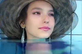 “人工鱼鳃呼吸器”，像鱼儿一样在水中畅游，秀出美美的你视频封面