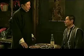狼烟北平：文三醉酒说胡话，老板拿着一碗醋直接给他强灌下去！