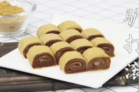 面点师教你：在家做老北京小吃驴打滚，黄豆粉炒制，1看就懂视频封面