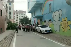 宝宝在幼儿园的表现让农村妈妈感觉这个年龄段上学最合适视频封面
