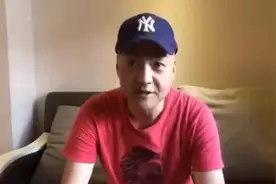49岁“萧剑”朱宏嘉近照，身材发福模样沧桑，和王艳像差了一辈！视频封面
