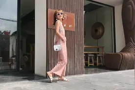 时尚百搭的3套连体裤，适合夏季女生的出游搭配，显瘦显高有气质视频封面